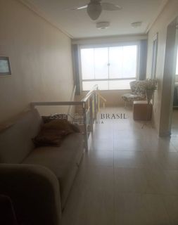 Excelente casa duplex à venda: clara, ventilada e nascente, localizada a apenas 150 metros da orla!