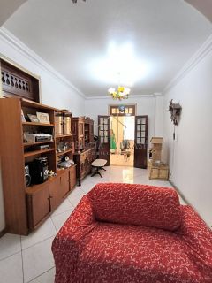 OPORTUNIDADE! VENDO casa térrea ampla com 3/4, 1 suíte, 2 vagas de garagem e área externa no fundo