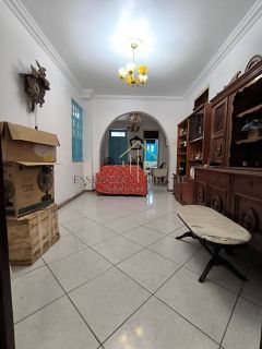 OPORTUNIDADE! VENDO casa térrea ampla com 3/4, 1 suíte, 2 vagas de garagem e área externa no fundo