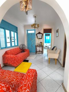 OPORTUNIDADE! VENDO casa térrea ampla com 3/4, 1 suíte, 2 vagas de garagem e área externa no fundo