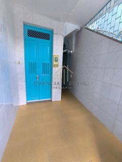 OPORTUNIDADE! VENDO casa térrea ampla com 3/4, 1 suíte, 2 vagas de garagem e área externa no fundo