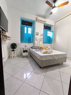 OPORTUNIDADE! VENDO casa térrea ampla com 3/4, 1 suíte, 2 vagas de garagem e área externa no fundo