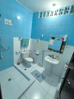 OPORTUNIDADE! VENDO casa térrea ampla com 3/4, 1 suíte, 2 vagas de garagem e área externa no fundo