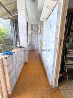 OPORTUNIDADE! VENDO casa térrea ampla com 3/4, 1 suíte, 2 vagas de garagem e área externa no fundo