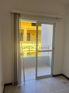 Lindo apartamento 2/4 com suíte, varanda, cozinha americana e área de serviço condomínio fechado em Praia do Flamengo