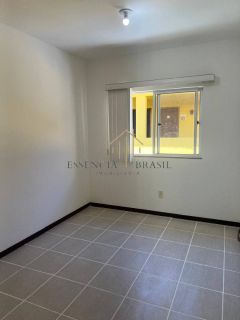 Lindo apartamento 2/4 com suíte, varanda, cozinha americana e área de serviço condomínio fechado em Praia do Flamengo