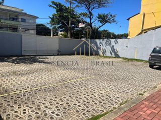 Lindo apartamento 2/4 com suíte, varanda, cozinha americana e área de serviço condomínio fechado em Praia do Flamengo