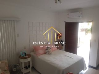 Casa Ampla e Sofisticada em Ipitanga – a apenas 300m da Praia de Vilas do Atlântico!