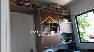 Casa Alto Padrão em Condomínio Fechado –