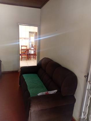 Casa com Amplo Quintal e Energia Solar Próxima à Av. Fernando Corrêa