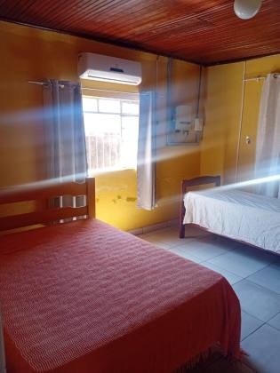 Casa com Amplo Quintal e Energia Solar Próxima à Av. Fernando Corrêa