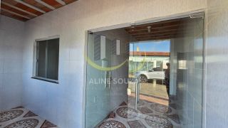 CASA 2/4 NO BAIRRO INDUSTRIAL RECÉM REFORMADA