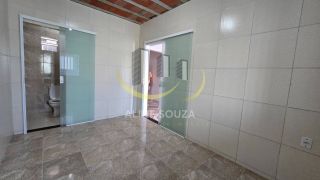 CASA 2/4 NO BAIRRO INDUSTRIAL RECÉM REFORMADA