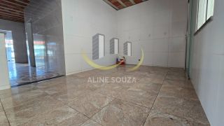 CASA 2/4 NO BAIRRO INDUSTRIAL RECÉM REFORMADA