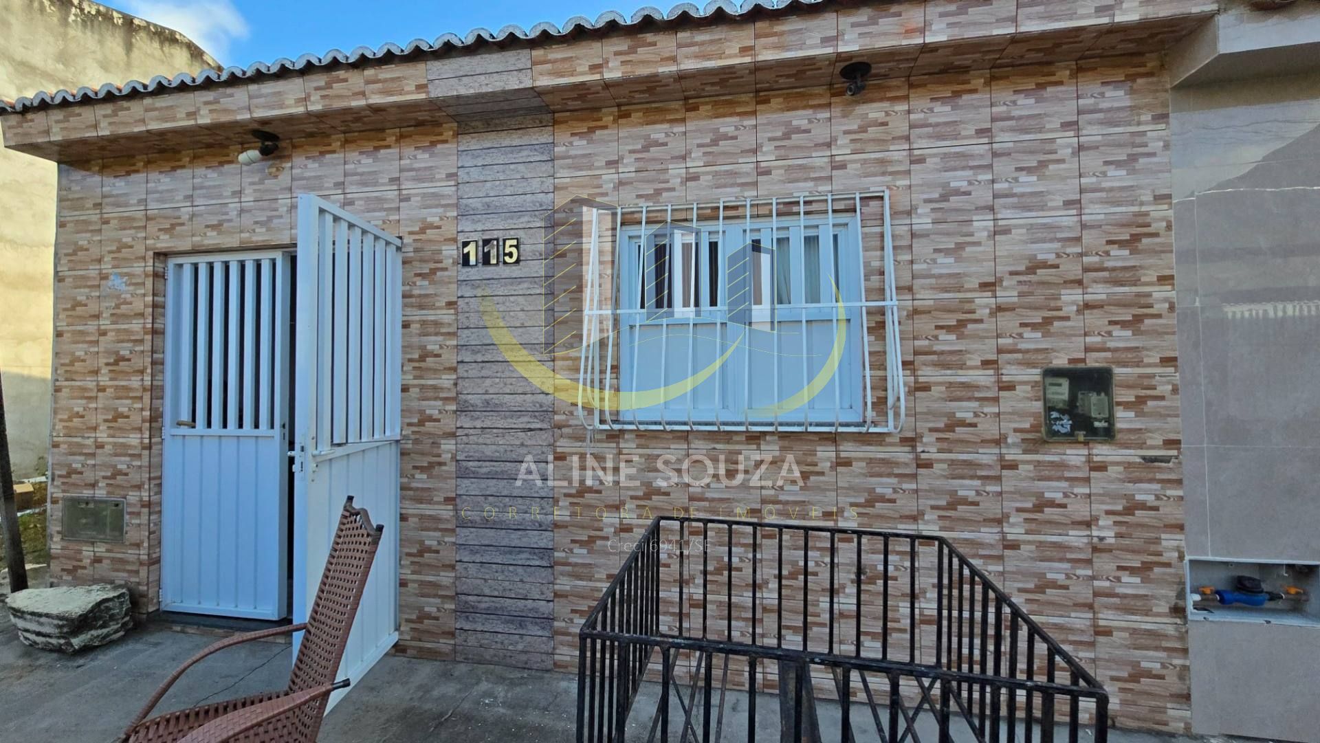 CASA COM 2/4 NO BAIRRO INDUSTRIAL