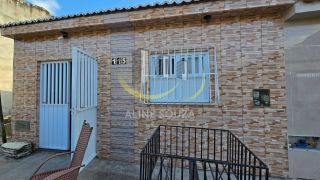 CASA COM 2/4 NO BAIRRO INDUSTRIAL