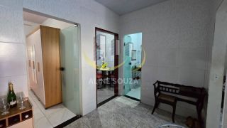 CASA COM 2/4 NO BAIRRO INDUSTRIAL