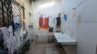 CASA COM 2/4 NO BAIRRO INDUSTRIAL