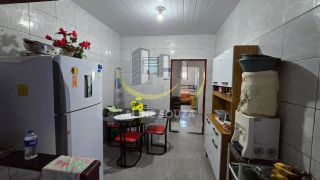 CASA COM 2/4 NO BAIRRO INDUSTRIAL