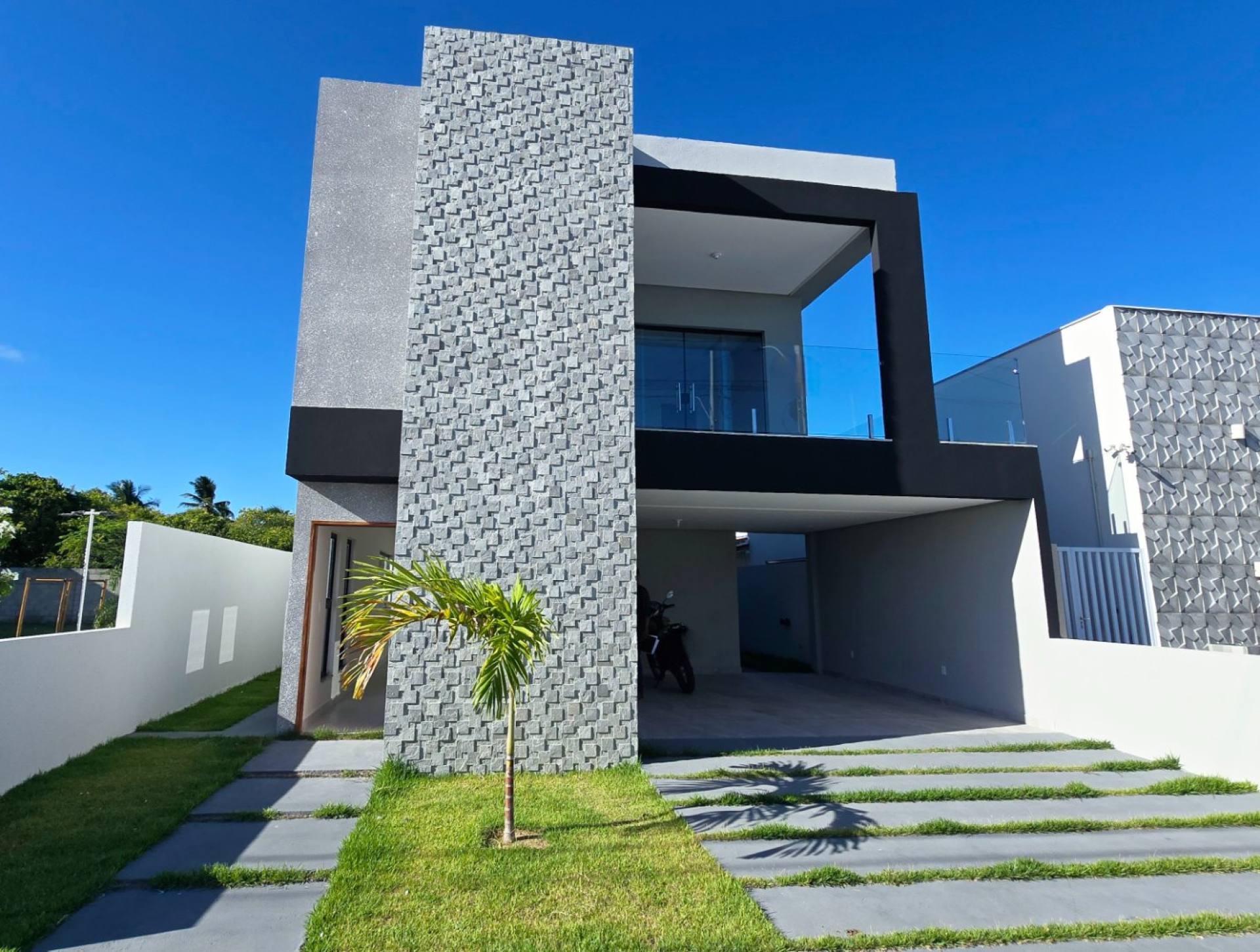 Sobrado no Cond. Residencial Sol e Praia/ Barra dos Coqueiros - SE