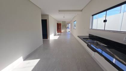 Sobrado no Cond. Residencial Sol e Praia/ Barra dos Coqueiros - SE