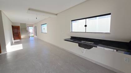 Sobrado no Cond. Residencial Sol e Praia/ Barra dos Coqueiros - SE