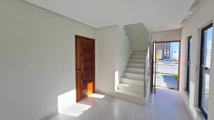 Sobrado no Cond. Residencial Sol e Praia/ Barra dos Coqueiros - SE