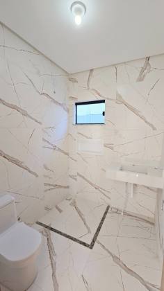 Sobrado no Cond. Residencial Sol e Praia/ Barra dos Coqueiros - SE