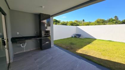 Sobrado no Cond. Residencial Sol e Praia/ Barra dos Coqueiros - SE