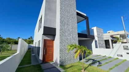 Sobrado no Cond. Residencial Sol e Praia/ Barra dos Coqueiros - SE