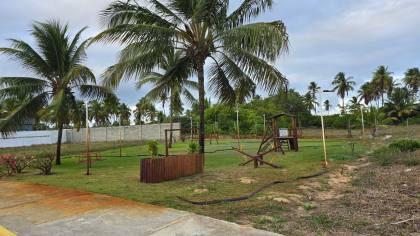 Sobrado no Cond. Residencial Sol e Praia/ Barra dos Coqueiros - SE