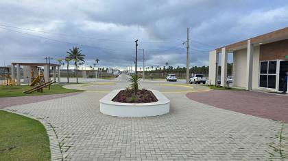 Sobrado no Cond. Residencial Sol e Praia/ Barra dos Coqueiros - SE