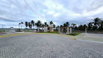 Sobrado no Cond. Residencial Sol e Praia/ Barra dos Coqueiros - SE