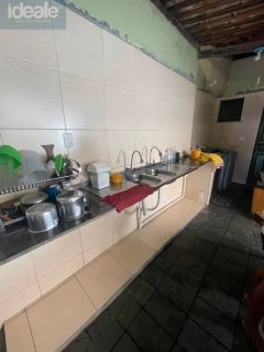 Imóvel amplo com dois pavimentos