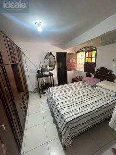 Imóvel amplo com dois pavimentos