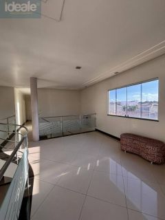 Casa ampla e completa à venda