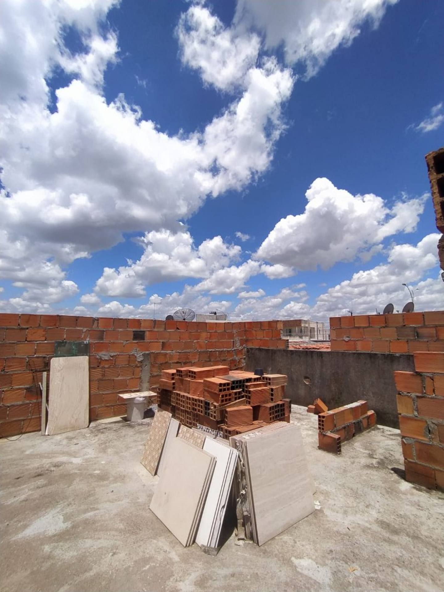 Vendo casa no Oviedo Teixeira - Itabaiana/SE