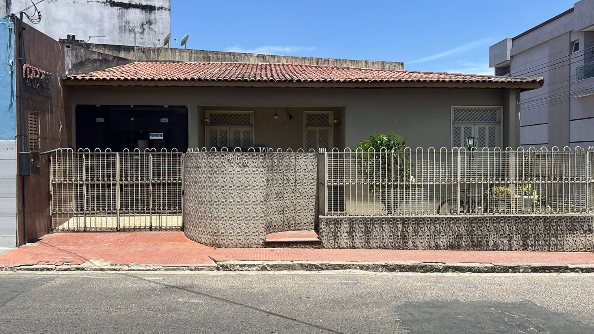 Vendo Casa com terreno e escritório no Centro - Itabaiana/SE