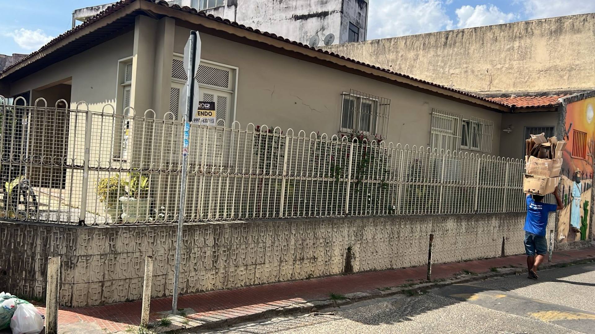 Vendo Casa com terreno e escritório no Centro - Itabaiana/SE