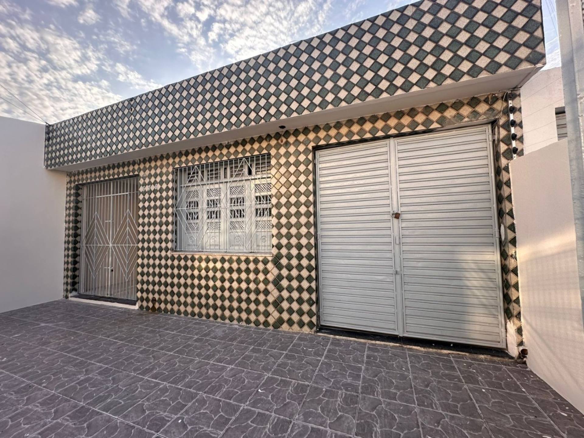 ALUGA-SE  CASA NO ROTARY CLUB - ITABAIANA/SE