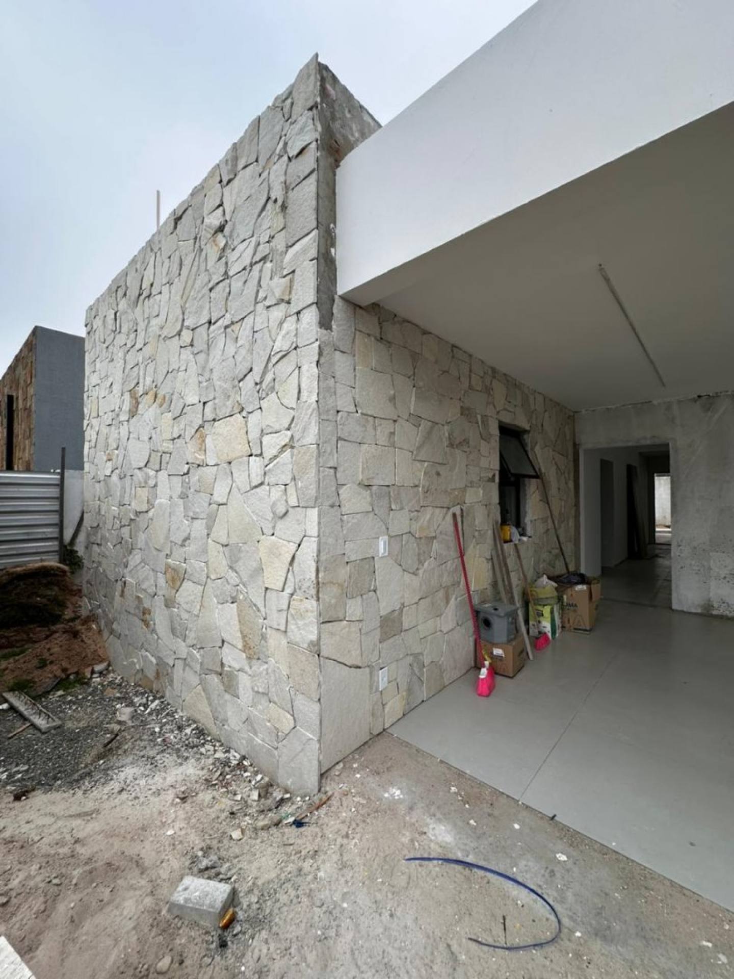 VENDO CASA EM CONDOMÍNIO TERRAS ALPHAVILLE 1 - BARRA DOS COQUEIROS