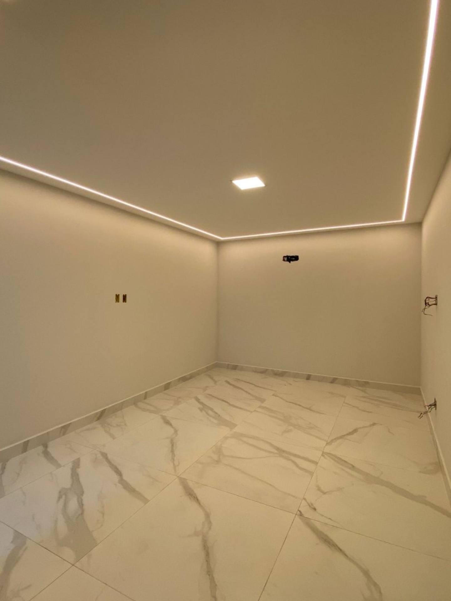 Aluga-se Salas para Fins Comercial no Centro - Itabaiana/SE