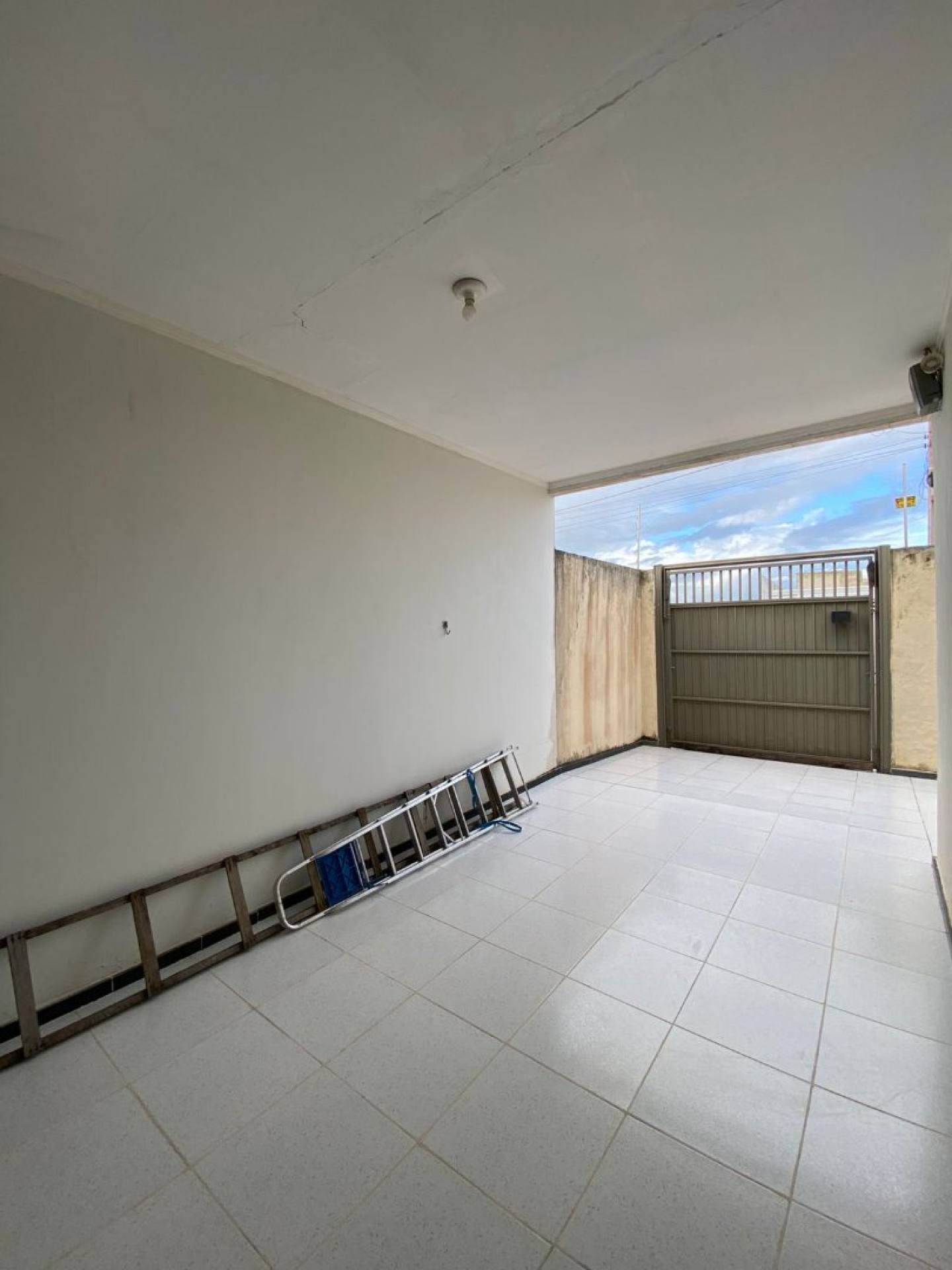 Vende-se casa no Miguel Teles de Mendonça - Itabaiana/SE