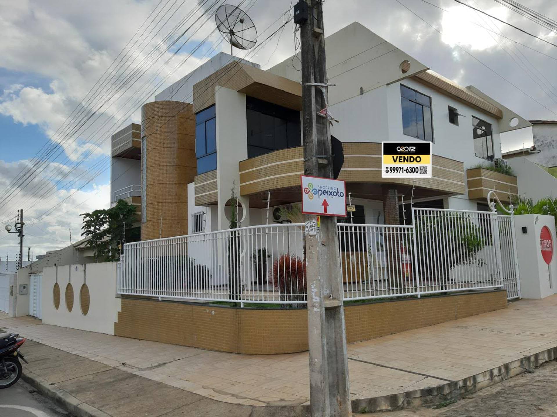 CASA AMPLA EM LOCALIZAÇÃO PRIVILEGIADA – ITABAIANA/SE