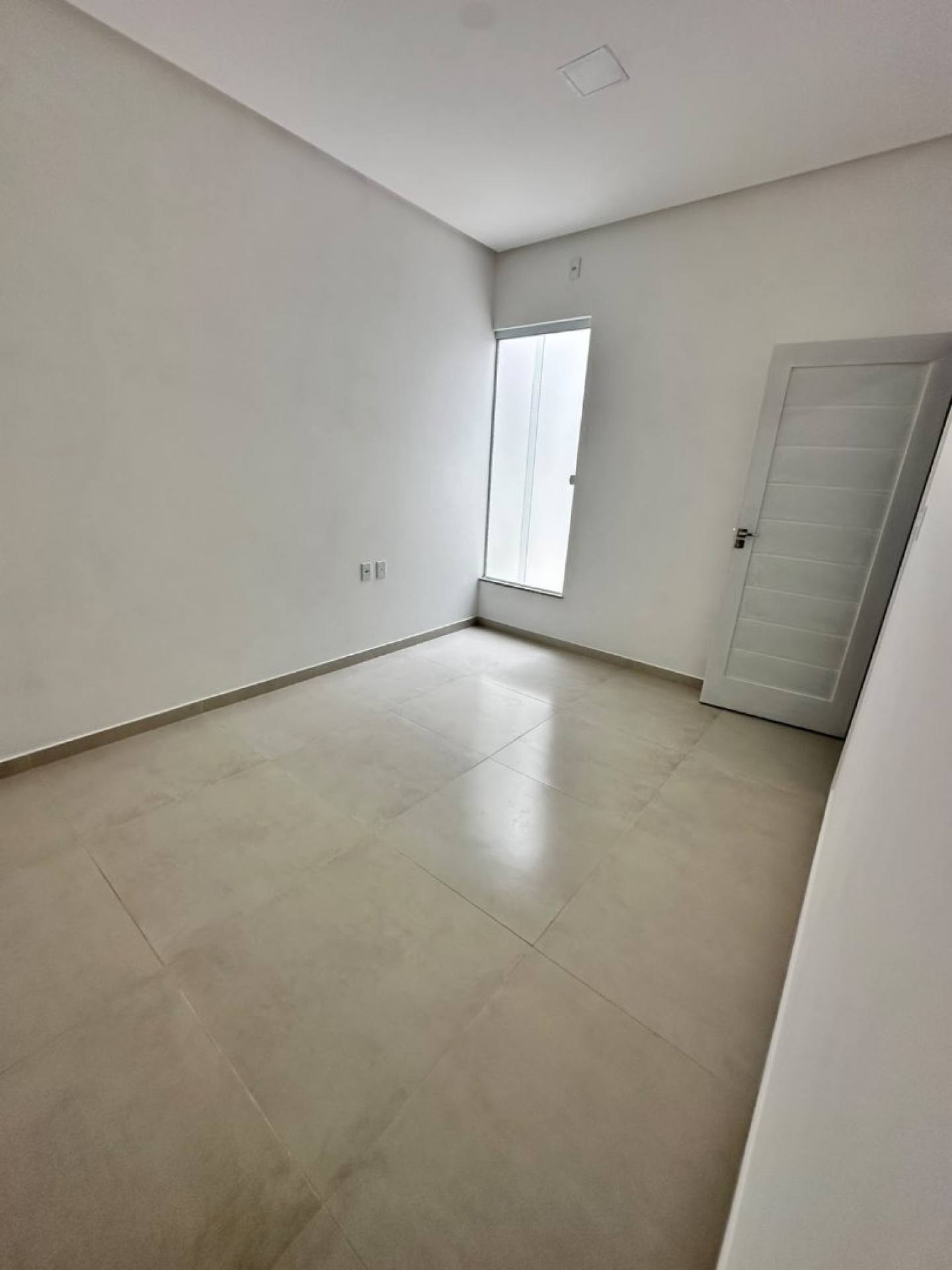 ALUGA-SE PARA FINS COMERCIAL EM ITABAIANA/SE