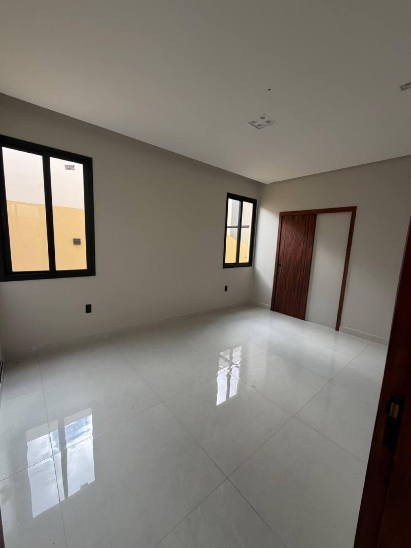 VENDE-SE CASA NO CONDOMÍNIO SANTO ANTÔNIO - ITABAIANA/SE