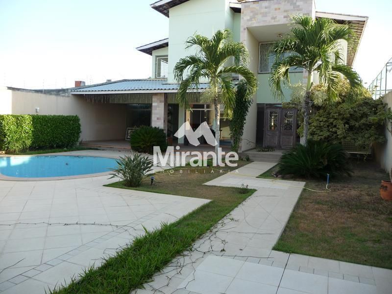 Casa Para Alugar com 5 quartos 5 suítes no bairro Santa Mônica em Feira De Santana