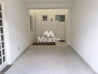 Casa de Condomínio Para Vender com 3 quartos sendo 1 suítes no bairro Santa Mônica em Feira De Santana
