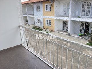Casa de Condomínio Para Vender com 3 quartos sendo 1 suítes no bairro Santa Mônica em Feira De Santana