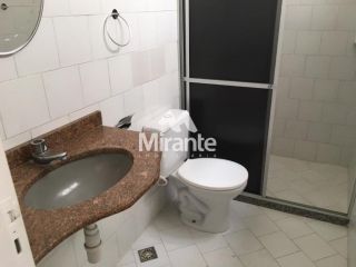 Casa de Condomínio Para Vender com 3 quartos sendo 1 suítes no bairro Santa Mônica em Feira De Santana